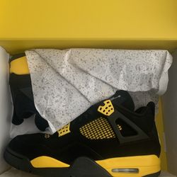 Nike Air Jordan 4 Retro Thunder Brand New 