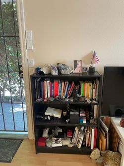 Nice & sturdy black bookshelve