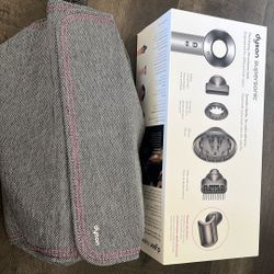 Dyson Supersonic Hair Dryer W/5 Attachments Plus Pouch 