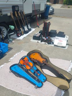 Yard sale RIGHT NOW SAT June 27 1925 Thayer Dr