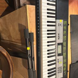 Casio LK-135 keyboard