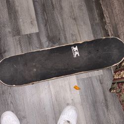 Skateboard Read Description 