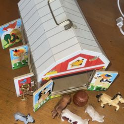 Beautiful Animal Barn For Kids Easy To Carry Everywhere 