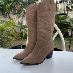 Bamboo Women’s Cowboy Faux Leather Tan Pointed Toe Boots Size 7