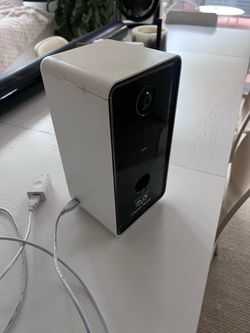 Pet camera treat dispenser