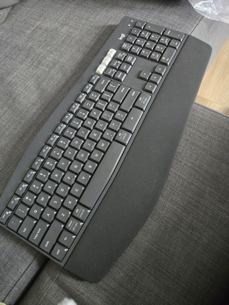 Logitech K850 Keyboard