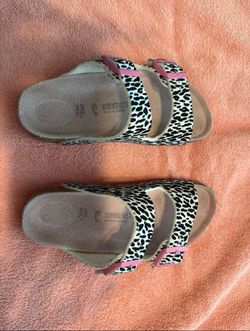 Girls Birkenstock’s size 33