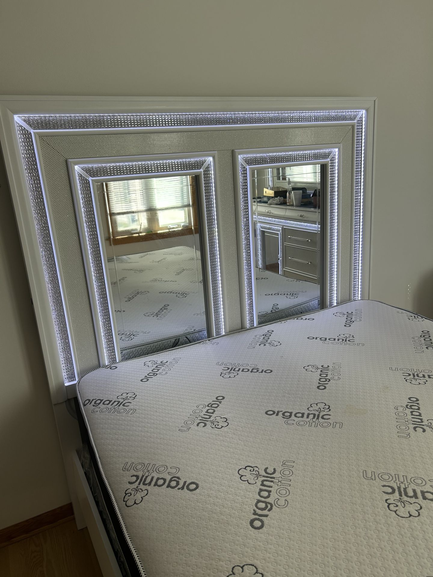 Queen Size Bedroom Set