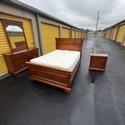 Ashley Furniture 3pc Full Size Bedroom Set W/mattress And Box Spring. $500. Will Deliver For A Fee