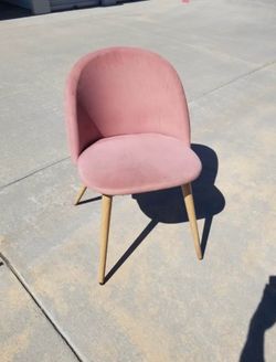 Pink velvet chair