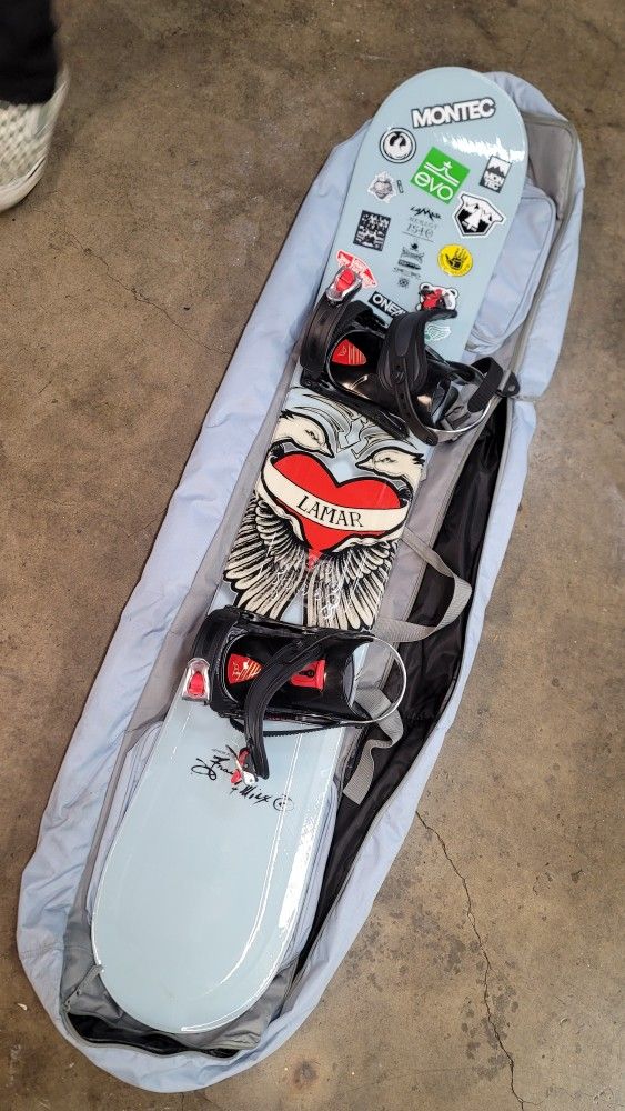 WOMEN'S LAMAR 154 SNOWBOARD WITH BINDINGS AND PADDED BAG