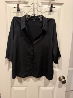 Express quarter sleeve black button up