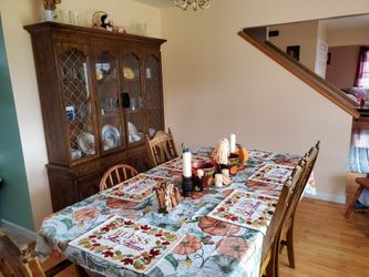 Dining room table and matching China Cabnet