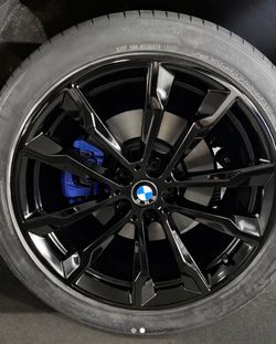 Doing rim blackout and caliper painting