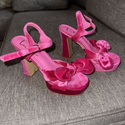 Hot pink heels w/ bow