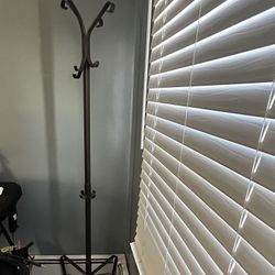 Heavy Duty Metal Coat Rack. Holds 12 