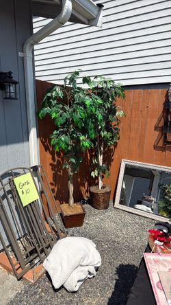 Fake trees / plants