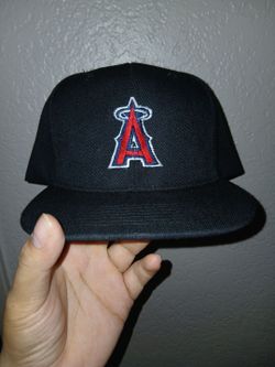 Snapback hats