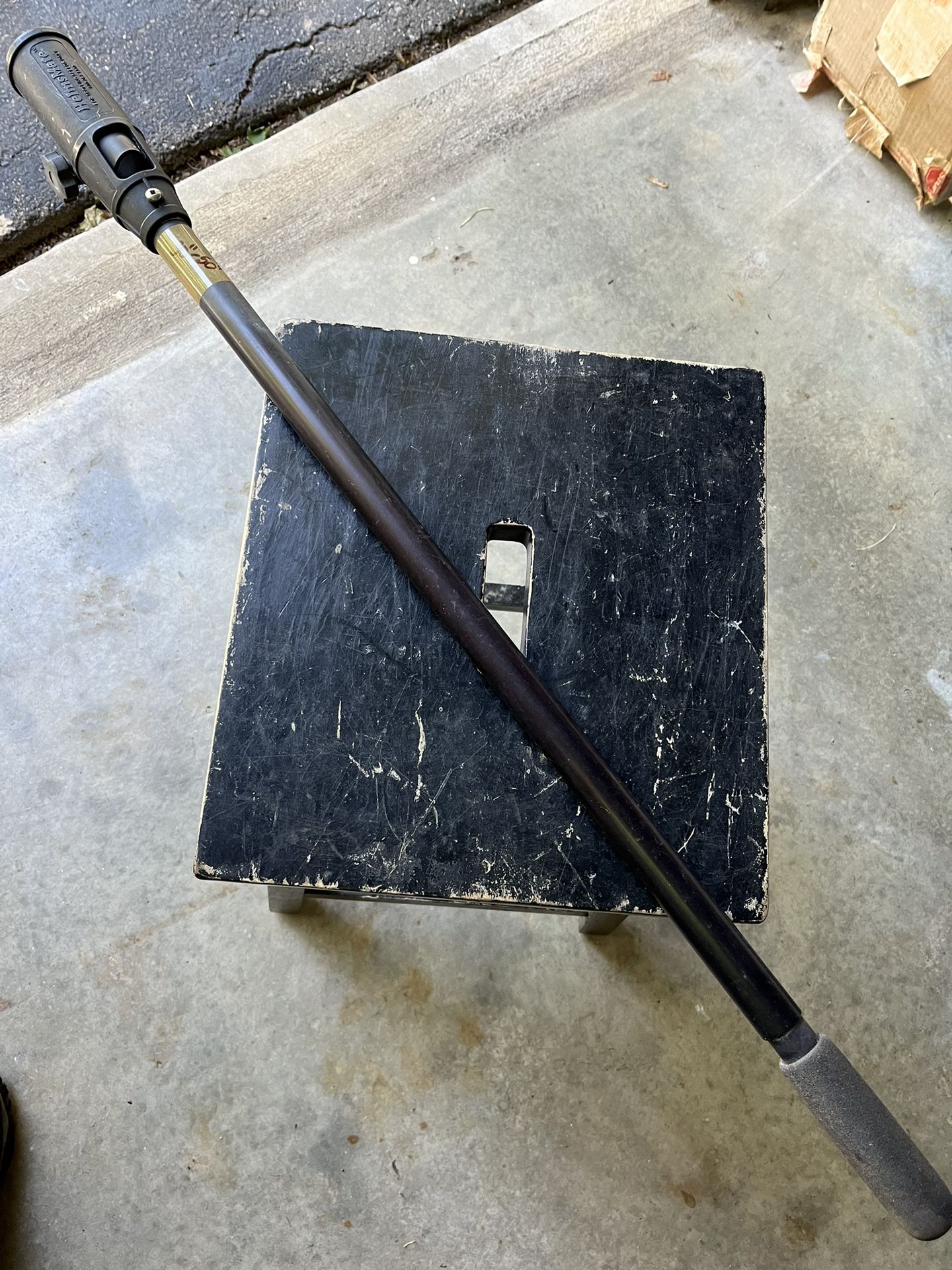 BOAT MOTOR EXTENSION HANDLE