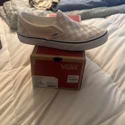 Women’s Pink Checkered Vans 