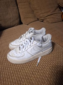 Nike girls shoes