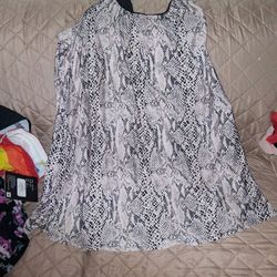 Womans 2XL Night Gown $4