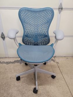 Herman Miller Mirra 2 Ergonomic Computer Desk Office Chair, Blue/White combo!