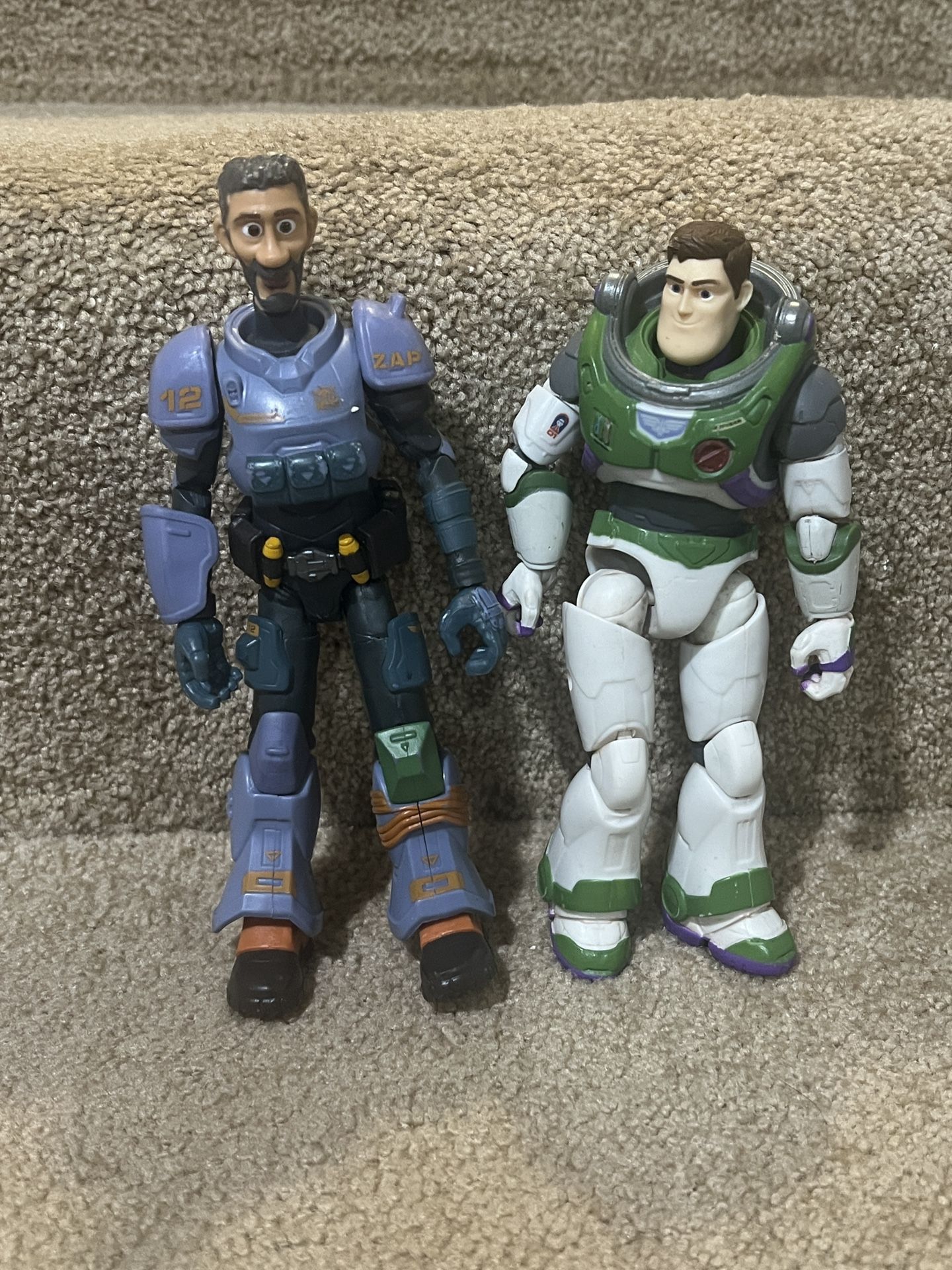 Disney Pixar Lightyear 7” Jr. Zap Patrol Mo Morrison & Buzz Action Figure