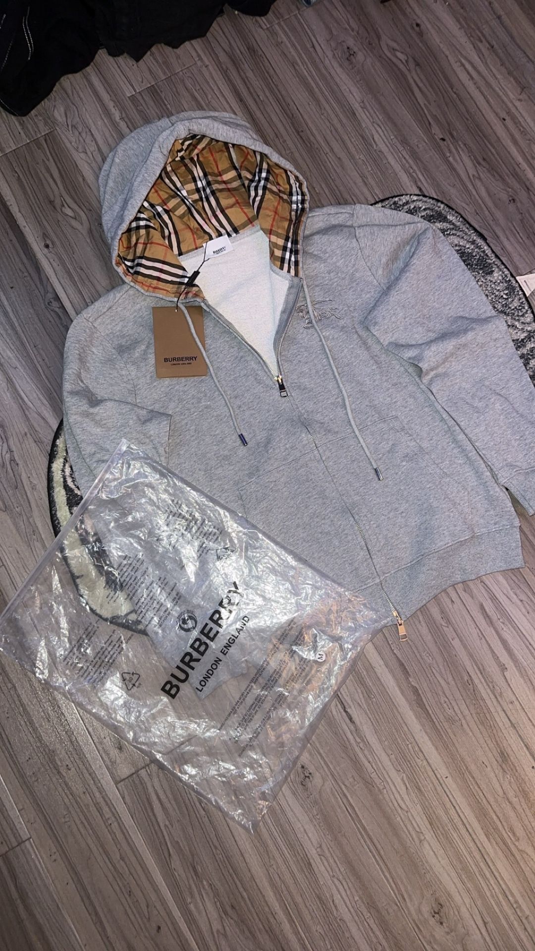 Burberry Zip-Up Hoodie (M)