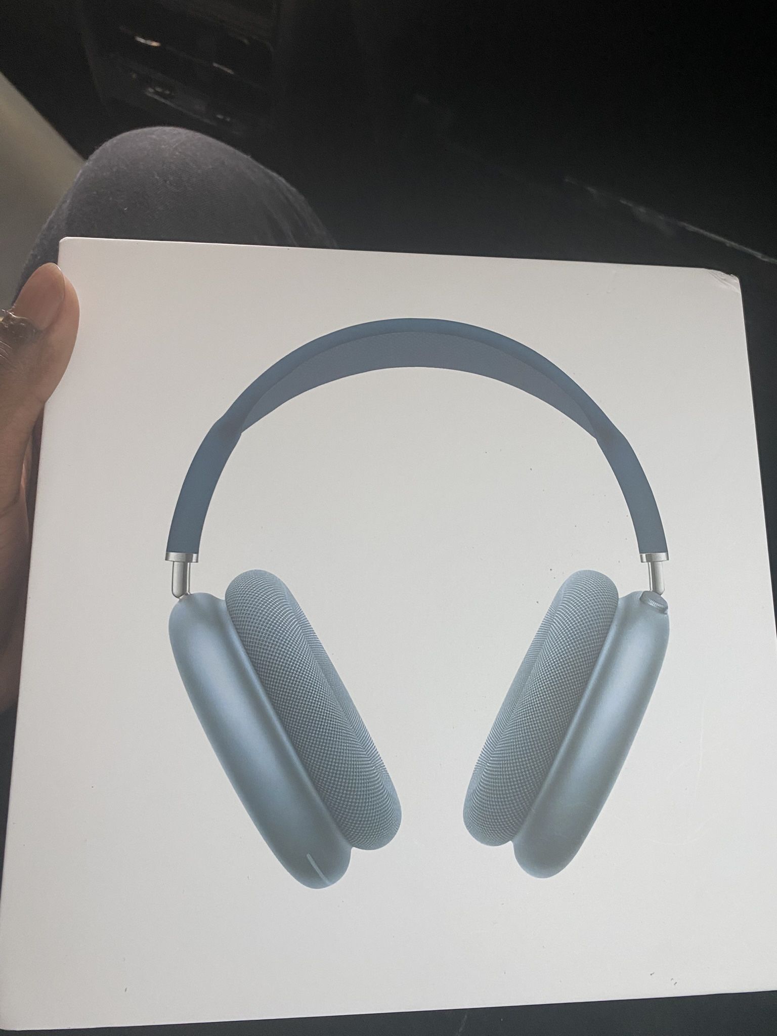 air pod maxs