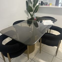 Mesa Completamente Nueva 