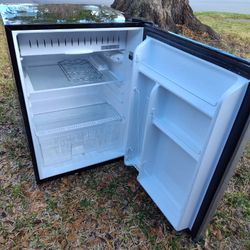 GE® ENERGY STAR® Compact Refrigerator
