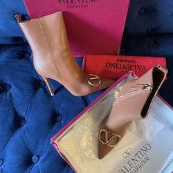 Brand Women’s boots- Valent*no ( Euro size-37 )