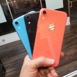 iphone XR unlocked PLUS free warranty 