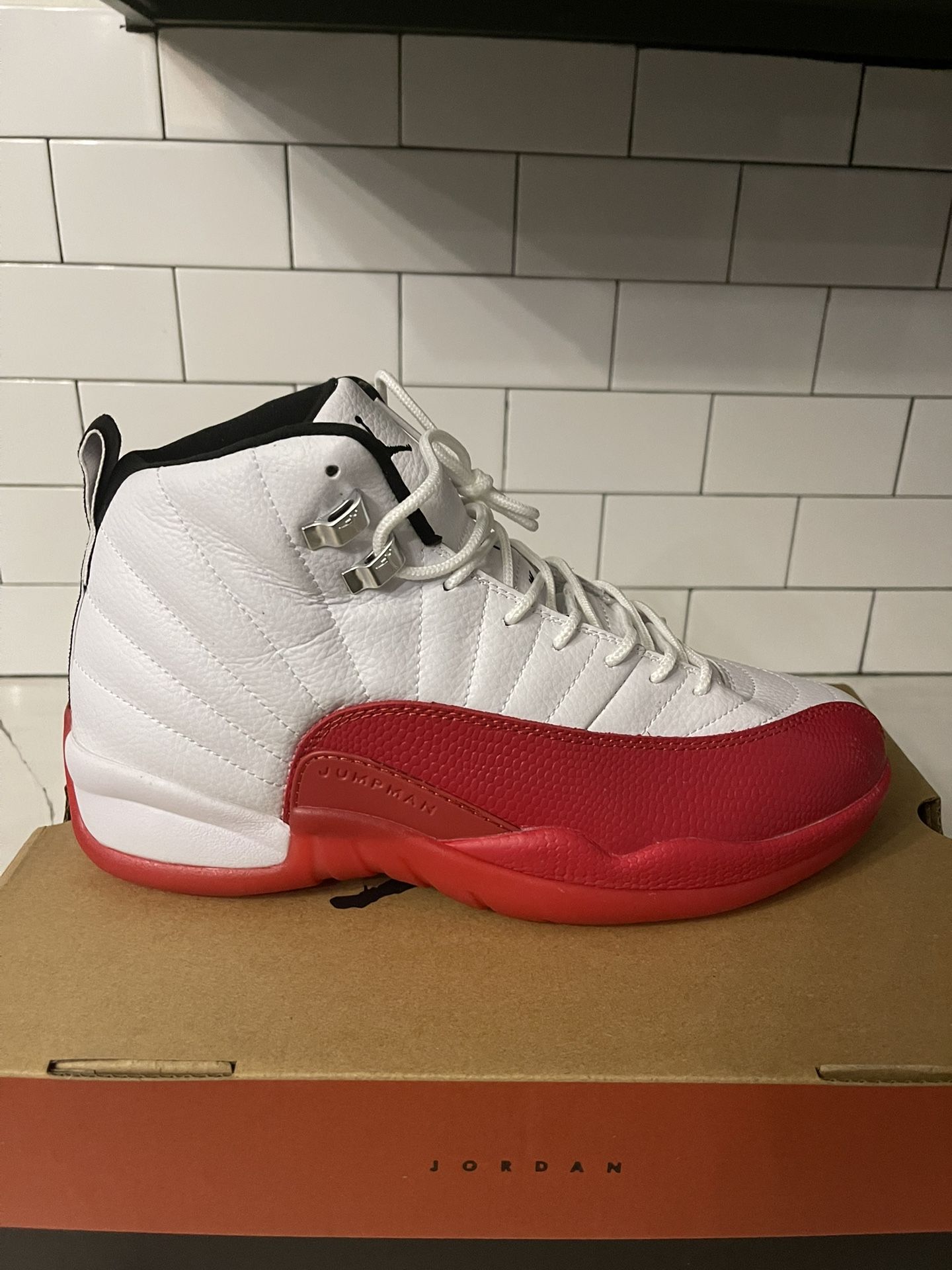 Men’s Jordan Retro 12 Cherry Size 10.5.