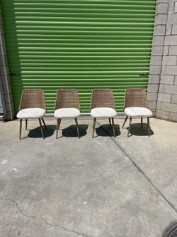 *Free Delivery* Set of 4 Boucle Rattan Dining Wicker Chairs