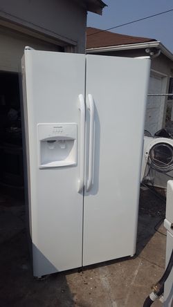 side by side refrigerator Frigidaire