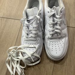 USED Size 7.5 men White Air Fore