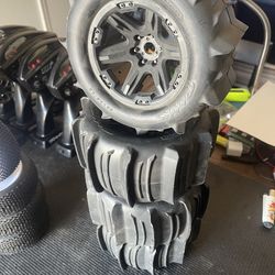 Traxxas Maxx paddle tires