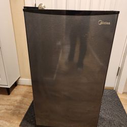 Mini Fridge/freezer