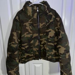 MNML LA Cropped Camouflage Puffer Coat Jacket Men’s Size M Double Zipper RARE