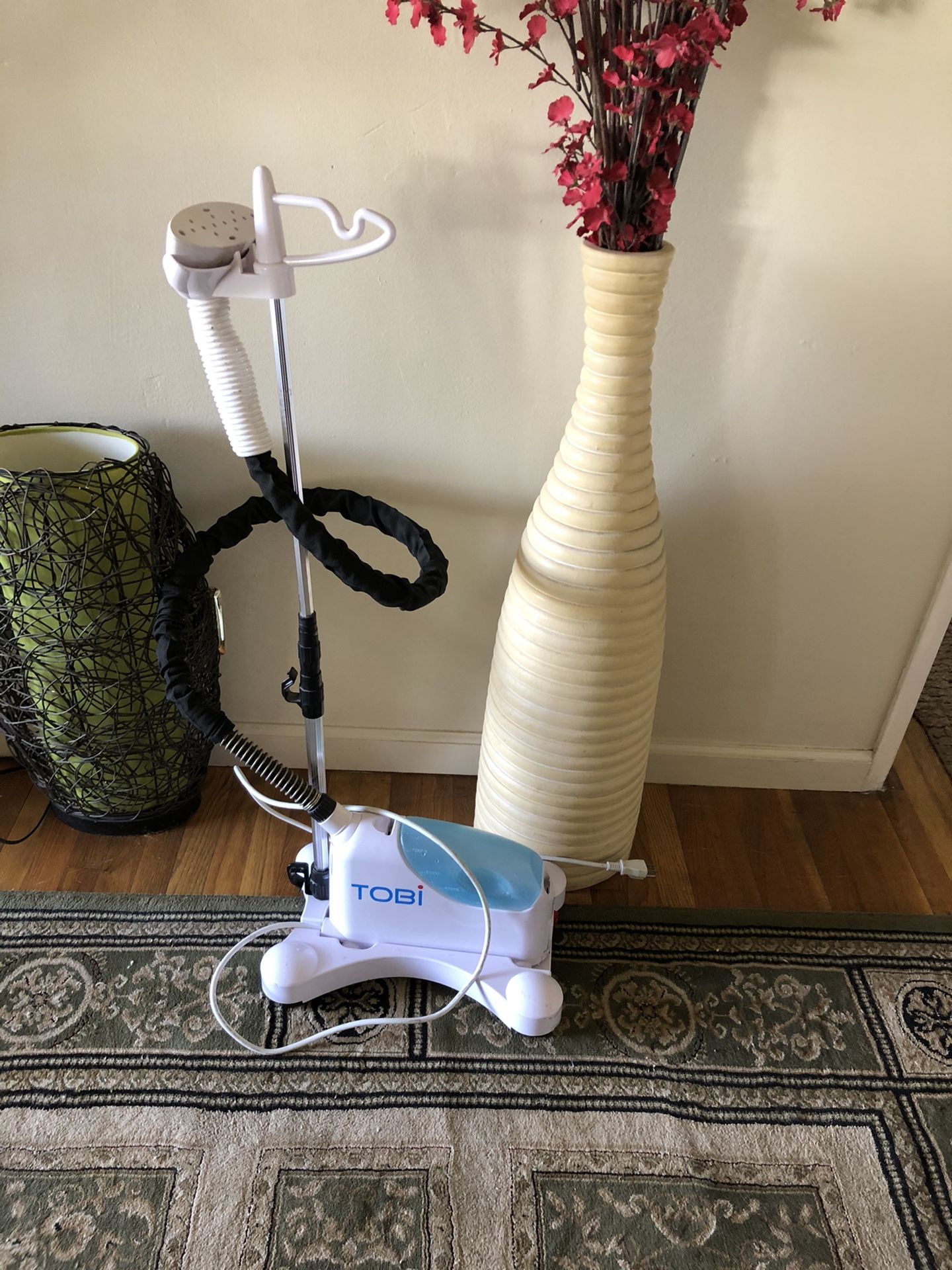 Like New | Tobi Steamer Wrinkle Removing Machine Upright and Portable