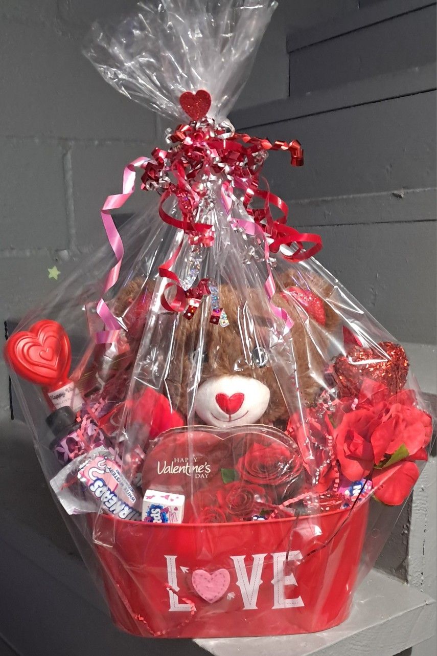 SWEETHEART VALENTINES BASKET, SUPER DEAL