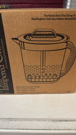 Pampered Chef Family Size Pitcher 