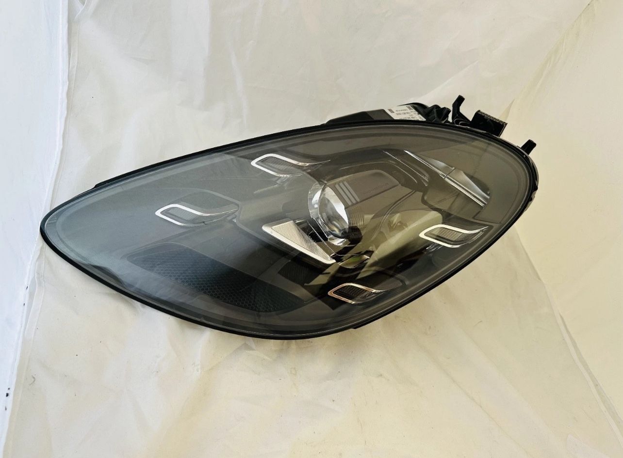 OEM Porsche 718 Matrix LED Headlight – Left (Driver Side) Part#: 982.941.039.AJ
