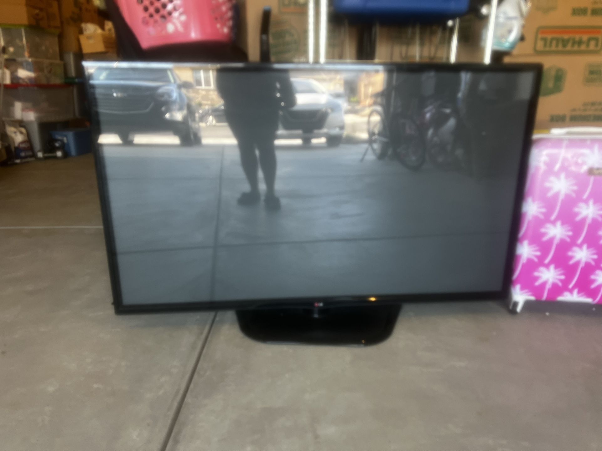 LG TV  60”