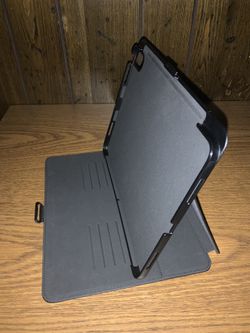 Speck Balance folio case for 10.5 iPad Pro