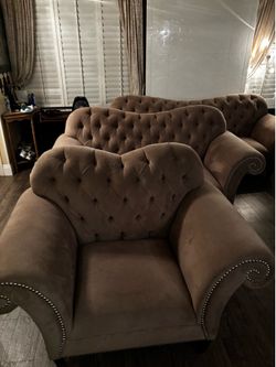 $250.00 ALL 3 PCS Couch,chair,❤️seat