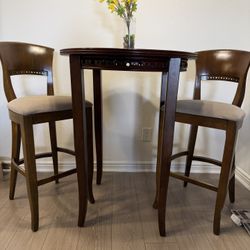 Gorgeous Pub Table And Chairs
