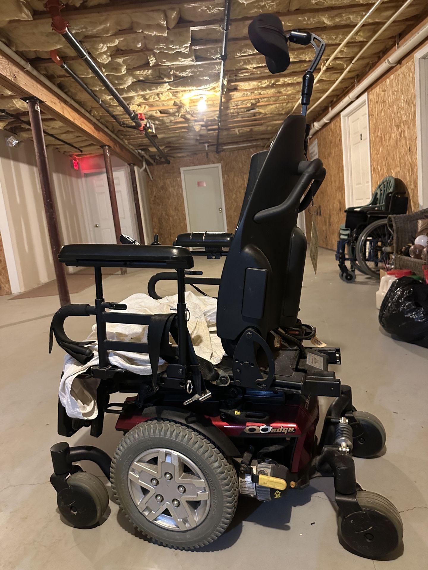 Q6 Edge Electric Wheelchair